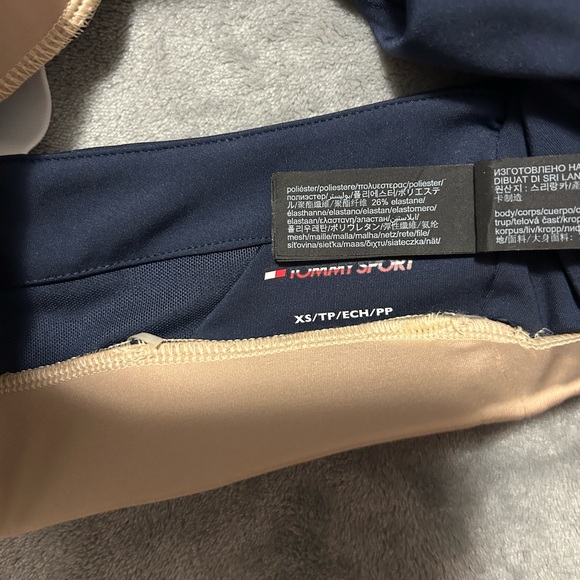 Tommy Hilfiger Sports Bra with shorts - Picture 6 of 13